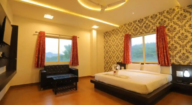 Люкс Raha Hotel