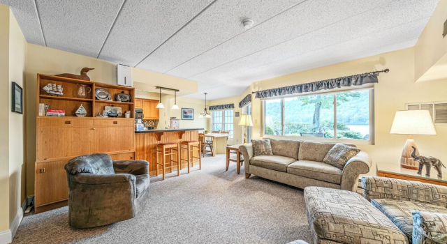 Epic Views & Pool Access! Gem on Big Boulder Lake, Book Apartment Holiday Poconos United States of America