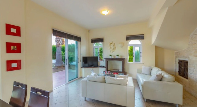 Villa Chrysanthemum