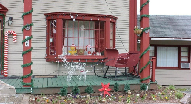 The Gingerbread Manor, Забронировать Отель  