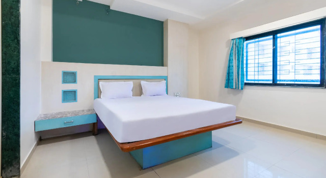 SPOT ON 42793 Hotel Gurukrupa, Rezerwuj Hotel Shirdi 