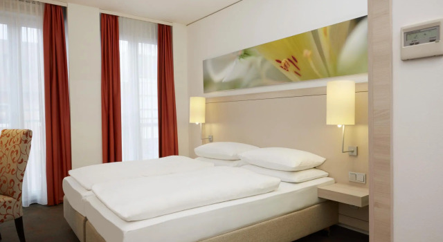 Двухместный номер Comfort H+ Hotel München
