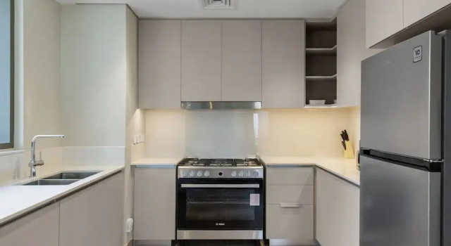 Апартаменты Deluxe Maison Privee - Creekside Elegance w/ Canal Vws at Creek Beach