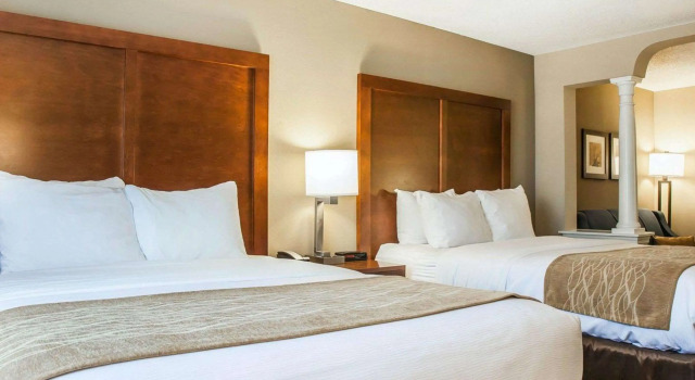 Четырёхместный люкс Business Comfort Inn & Suites Sturbridge-Brimfield