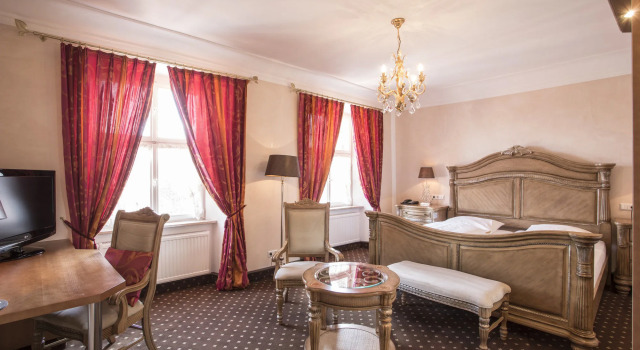 Meiser Altstadt Hotel, Забронировать Отель Динкельсбюль 
