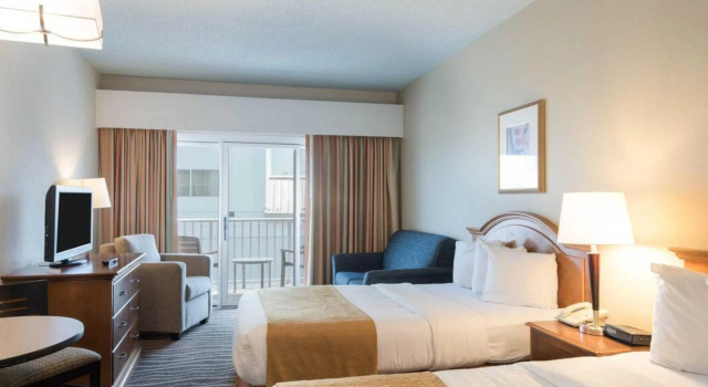 Четырёхместный номер Standard DoubleTree by Hilton Ocean City Oceanfront