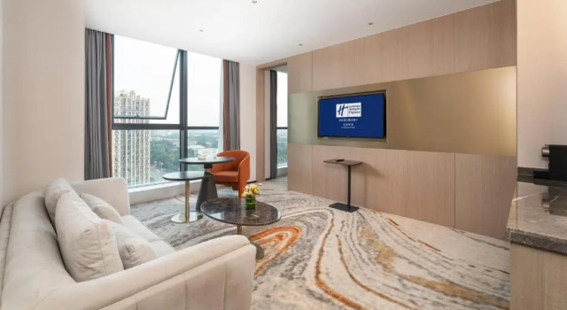 Двухместный люкс c 1 комнатой с видом на город Holiday Inn Express Chengdu Pidu by IHG