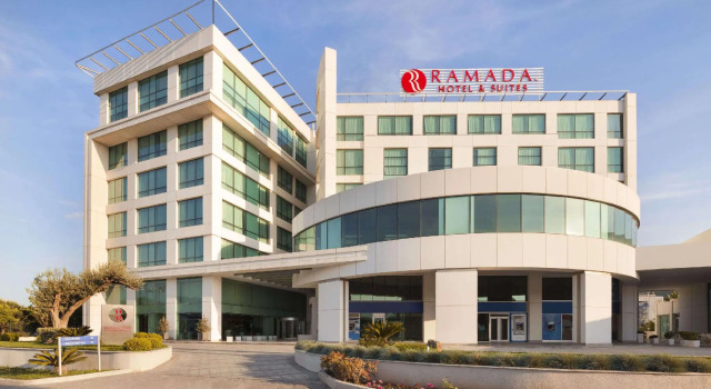 Одноместный люкс Ramada Hotel & Suites by Wyndham Izmir Kemalpasa