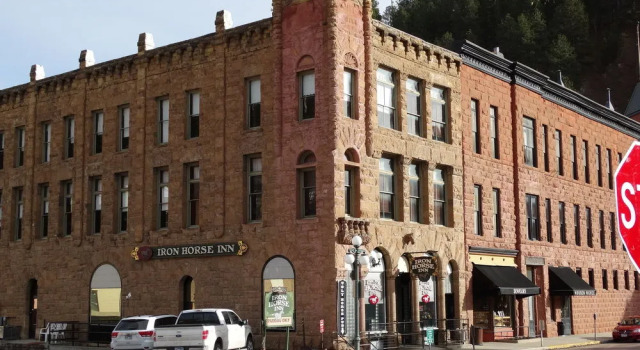 Historic Iron Horse Inn