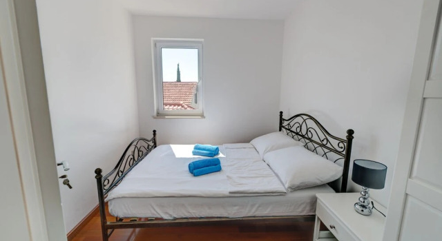 Apartments Zrinka
