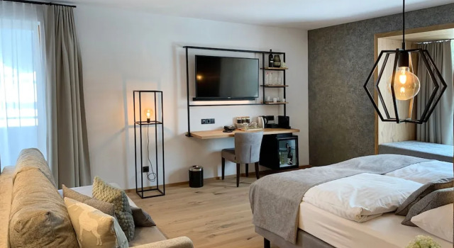 Семейный номер Standard с балконом Hotel Edelweiss