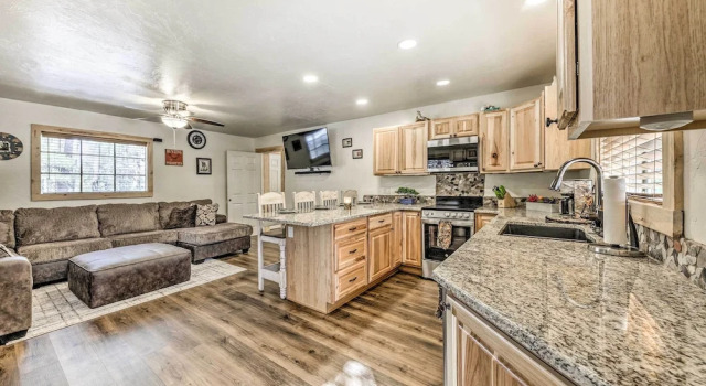 Ruidoso Vacation Rental w/ Covered Hot Tub!, Varaa Lomakoti Ruidoso New Mexico