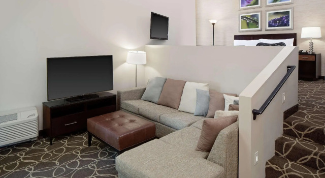 Двухместный полулюкс Hilton Garden Inn Los Angeles Marina Del Rey