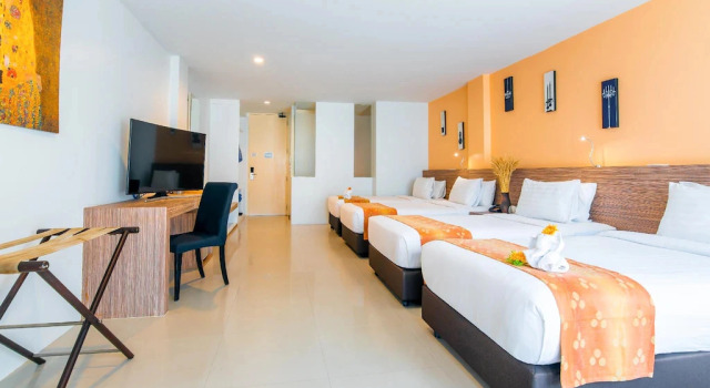 Четырёхместное Pent View с балконом The Lantern Resorts Patong