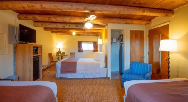 Standard Kolmen hengen huone Thunderbird Lodge