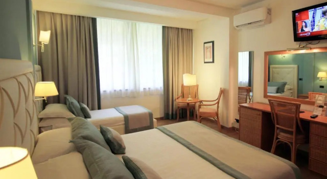 Трёхместный номер Standard Raffaelli Park Hotel
