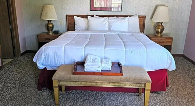 Полулюкс Deluxe Travelodge by Wyndham Mackinaw City