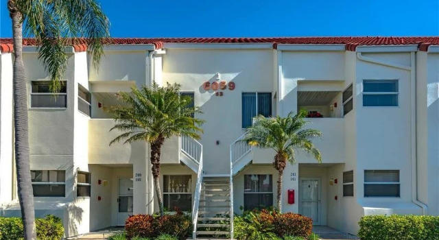 Vista Verde East - Two Bedroom Condo - 5-137