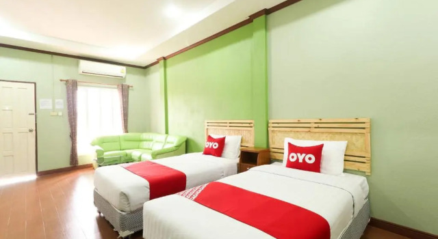 Двухместный номер Superior OYO 359 Golden Nakara Place (Vaccinated Staff)