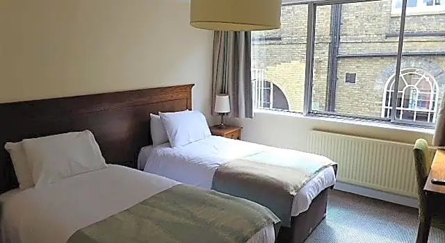 Номер Standard White Hart Hotel by Greene King Inns