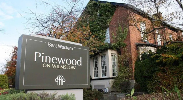 Четырёхместный семейный номер Standard Best Western Plus Pinewood Hotel, Manchester Airport South Handforth