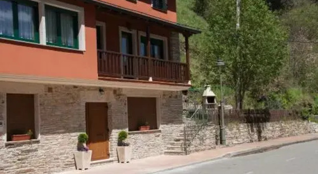 Hostal El Recanto, Prenota Hotel Vega de Valcarce 