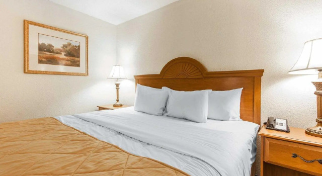 Номер Standard Clarion Inn Cleveland near University