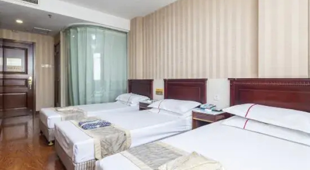 Трёхместный номер Deluxe Vansana Plain of Jars Hotel