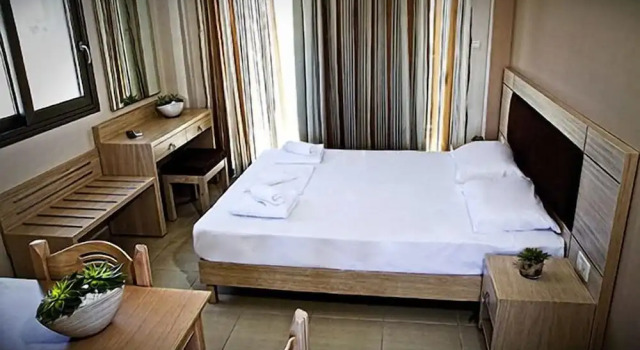 Номер Standard с балконом Crystal Bay Hotel