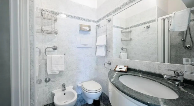 Трёхместный номер Standard с красивым видом из окна Hotel Thea
