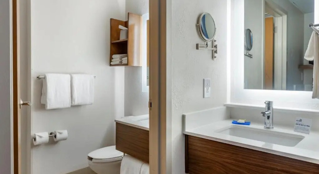 Четырёхместный номер Standard Holiday Inn Express Branson- Green Mountain Drive by IHG