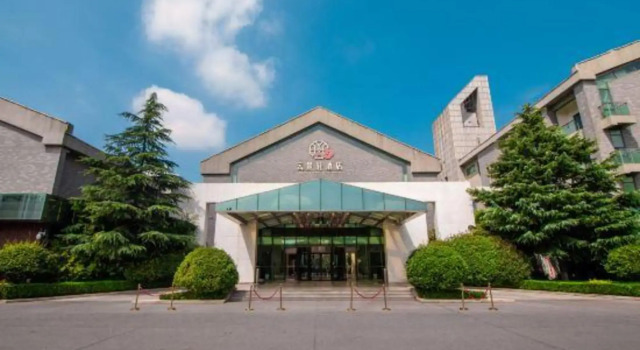 Grand Cloud View Hotel