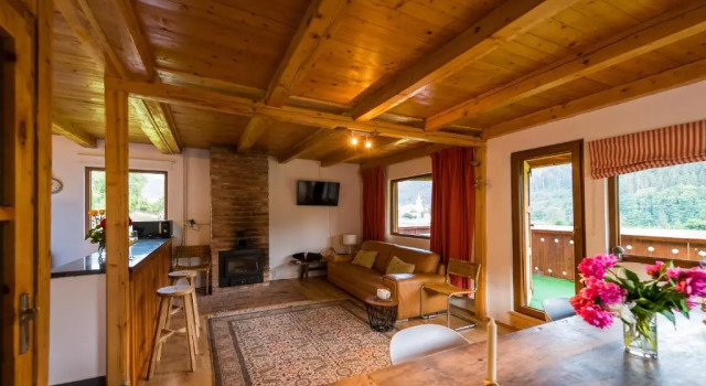 Chalet M, Varaa Mökki  