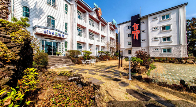 Jungmun JejuHue Pension, Забронировать Гостевой дом Отели Согвипхо с парковкой, Парковка