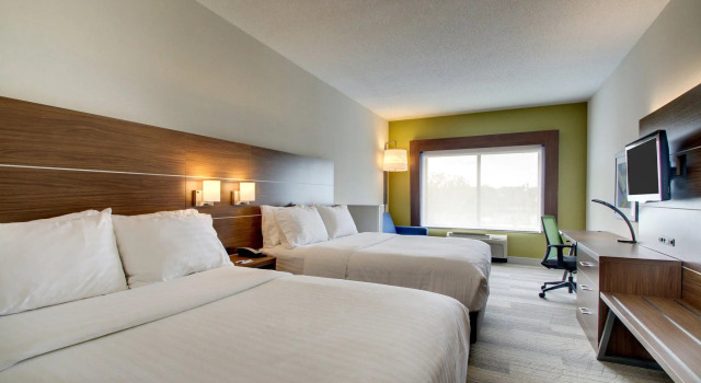 Четырёхместный номер Standard Holiday Inn Express & Suites Aurora - Naperville by IHG