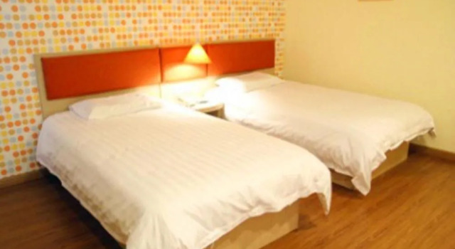 Home Inn Qingdao Chongqing South Road Vanke City