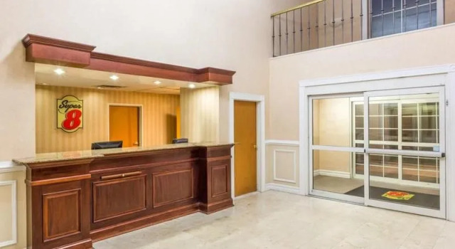 Clarion Hotel Westgate, Varaa Hotelli Toledo Ohio