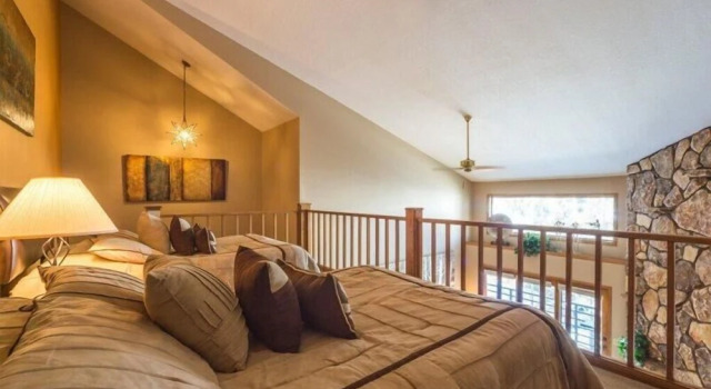 Snowdance Manor 2 Bedroom Holiday home by Key to the Rockies, Book Lejlighed Hoteller i Keystone med pool, Swimmingpool