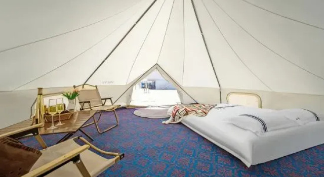 Кровать в общем номере с 6 комнатами Shapotou No.66 Desert Camping hotel