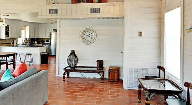 Cabinessence At La Playa - Two Bedroom Home