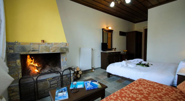 Полулюкс Hotel Atrapos