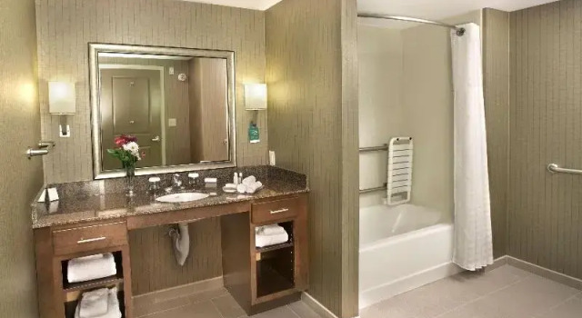 Двухместный номер Standard с 3 комнатами Homewood Suites by Hilton Newport-Middletown