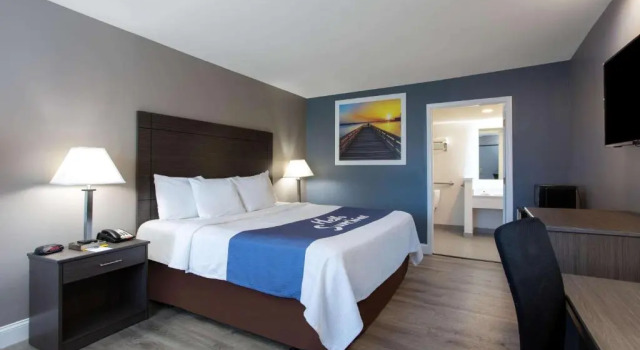 Номер Standard Days Inn by Wyndham Chesapeake