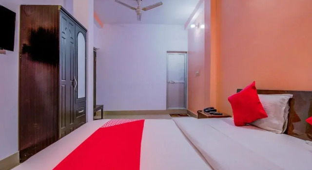 Hotel Deshbandhu By OYO Rooms