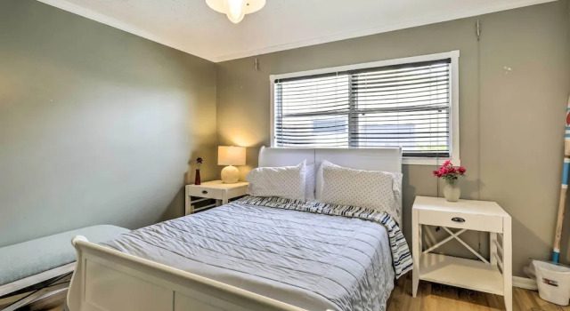 Apollo Beach Waterfront Retreat w/ Boat Dock!, Book Feriehus Villaer i Apollo Beach, Villa