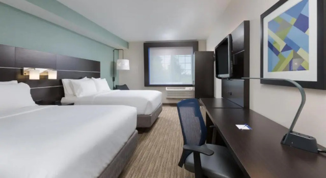 Четырёхместный номер Standard Holiday Inn Express Hotel & Suites Eugene Downtown - University by IHG