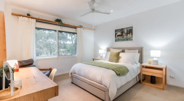 Hamptons Inspired Luxury, Book Vacation Home Melbourne 