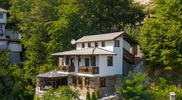 Коттедж с 4 комнатами Yancheva Guest House