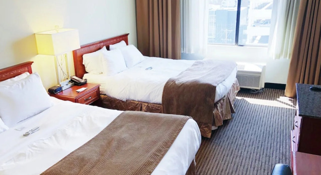 Четырёхместный номер Standard Radisson Hotel Bismarck