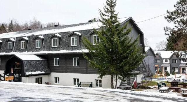 Suites du Lac Moore by Manitonga, Rezervovat Hotel Vesnice a turistické středisko Mont-Tremblant 